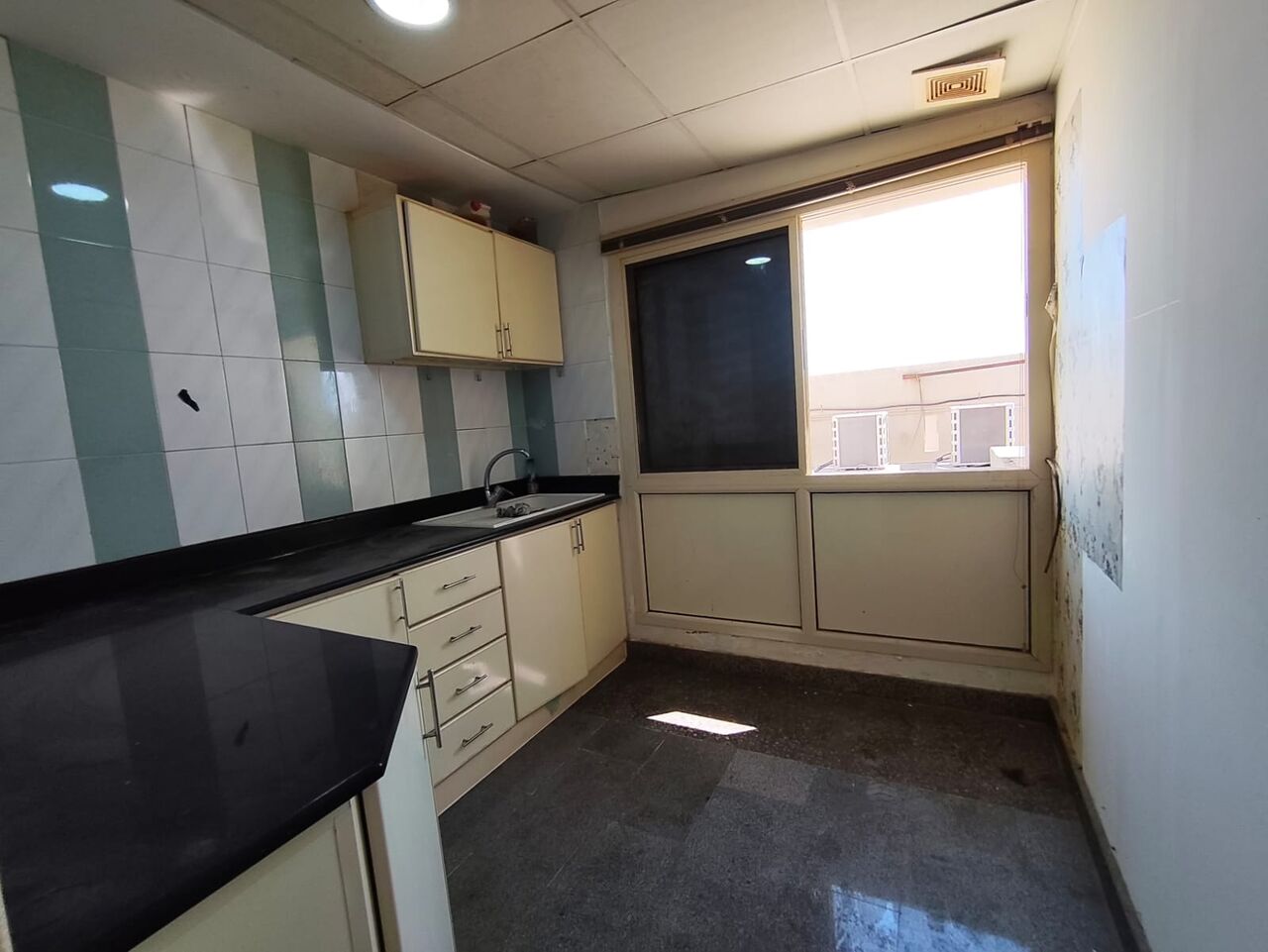 Sitra, Apartments, Flats, Houses & Villas, BHD 160/year,  1 BR,  Sitra:- 1Bhk Flat On Rent With Unlimited Ewa & Central Ac..