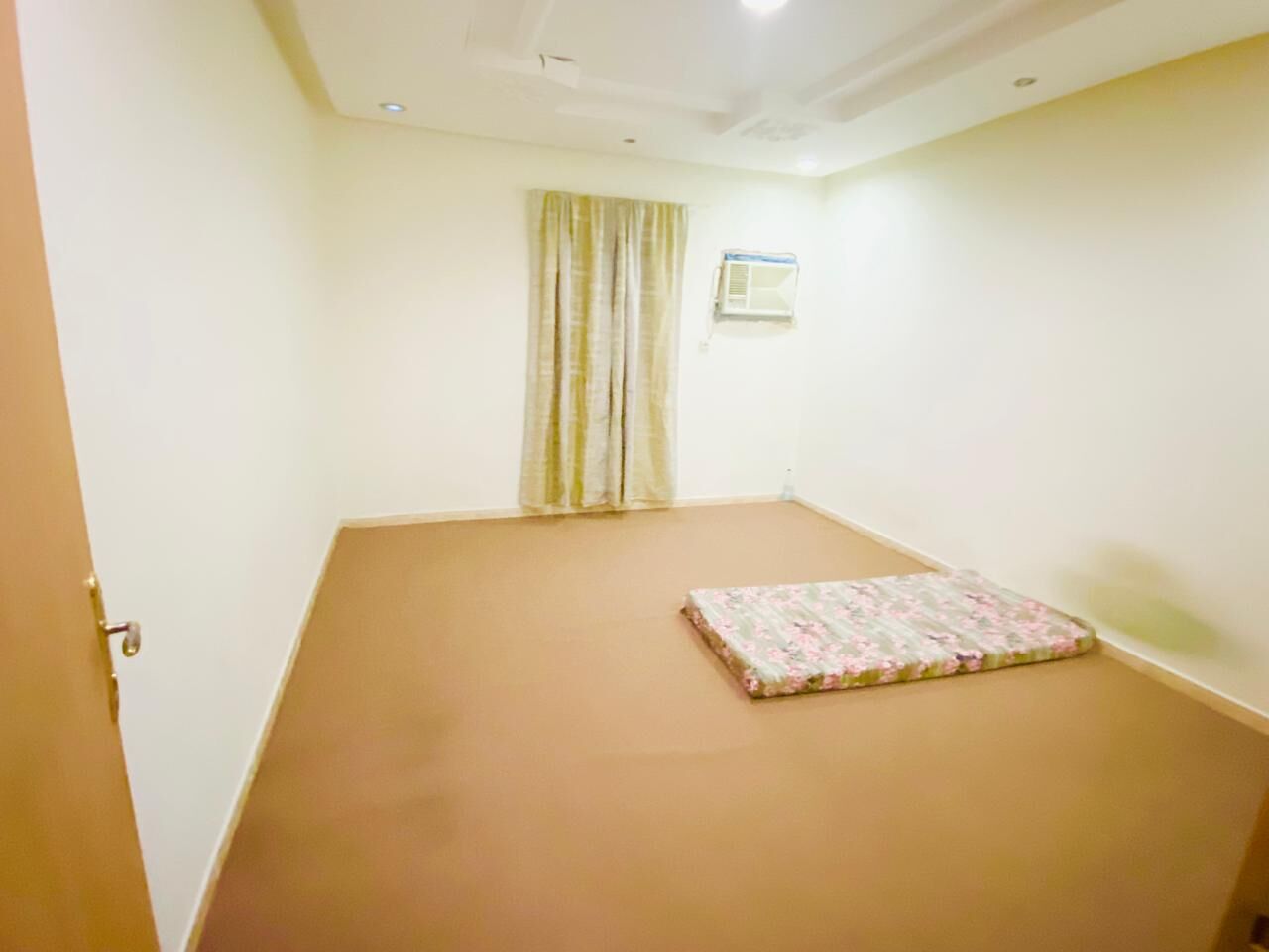 Riyadh, Rooms for Rent, SAR 1300/month,  Separate Semi Furnished Room Available-