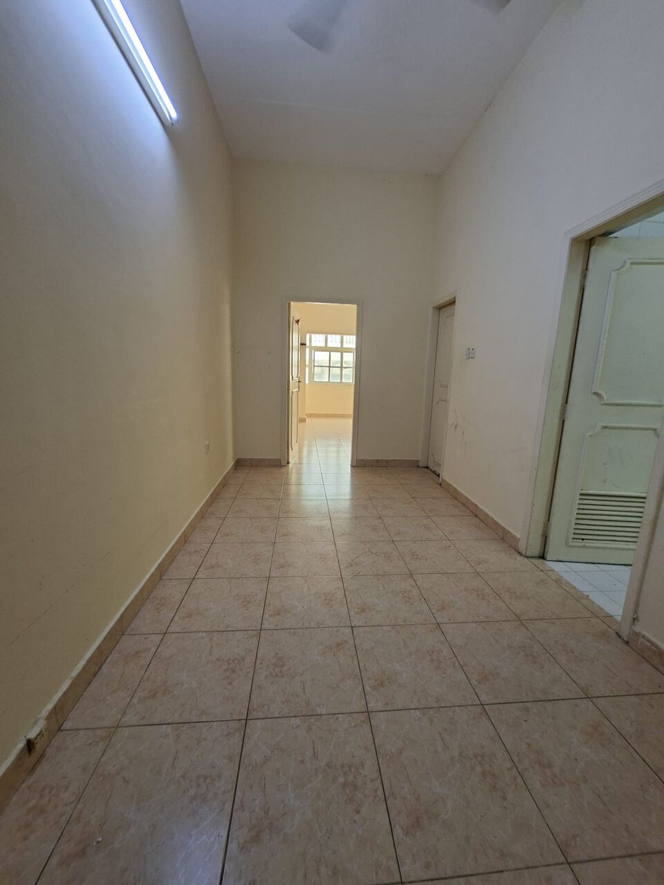 Hoora, Apartments, Flats, Houses & Villas, BHD 170/month,  1 BR,  Semi Furnished Specious 1 Bedroom Flat For Rent In Hoora ( Including Electricity)
