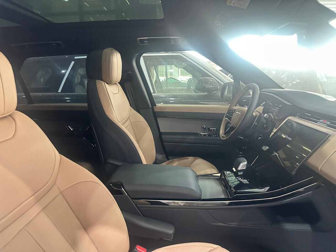 Olaya, Vehicles, Cars & Trucks , SAR 460000,  Land Rover Range Rover,  2025,  Automatic,  200 KM,  Range Rover Sport Hybrid New