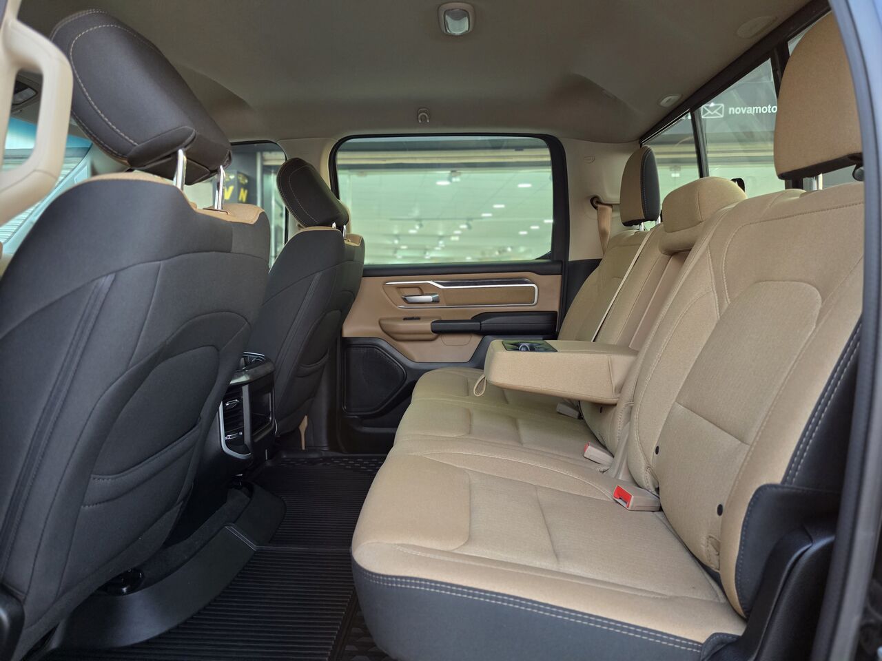 Manama, Vehicles, Cars & Trucks , BHD 9800,  Dodge Ram 1500,  2020,  Automatic,  175000 KM,  Dodge Ram Bighorn V8 5.7 4x4