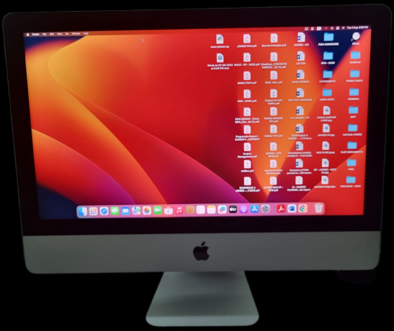 Manama, Computers, BHD 135,  For Sale:  Apple IMac 21.5" 4K Retina Display With Computer Table &ndash; Excellent Condition &ndash;