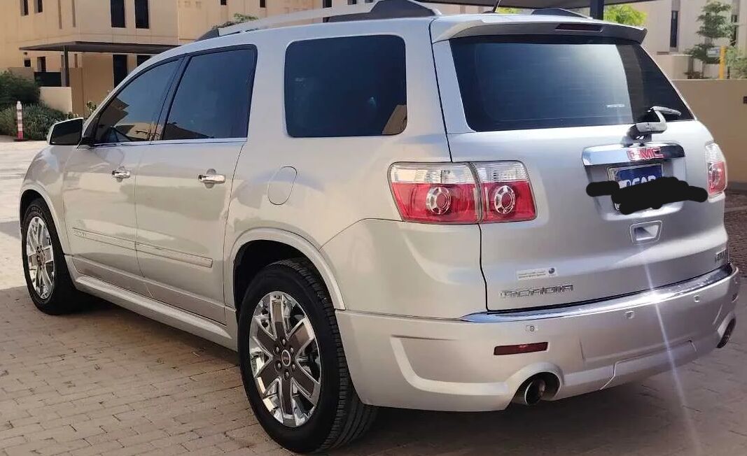 Riyadh, Vehicles, Cars & Trucks , SAR 27000,  GMC Acadia Denali,  2012,  Automatic,  310000 KM,  Full Option  For Sale