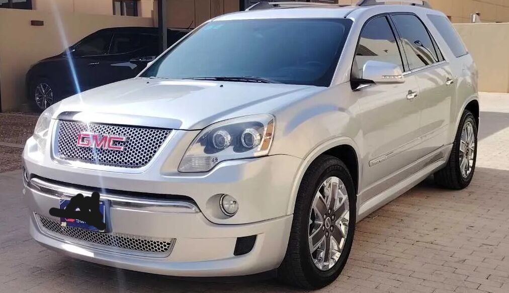 Riyadh, Vehicles, Cars & Trucks , SAR 27000,  GMC Acadia Denali,  2012,  Automatic,  310000 KM,  Full Option  For Sale