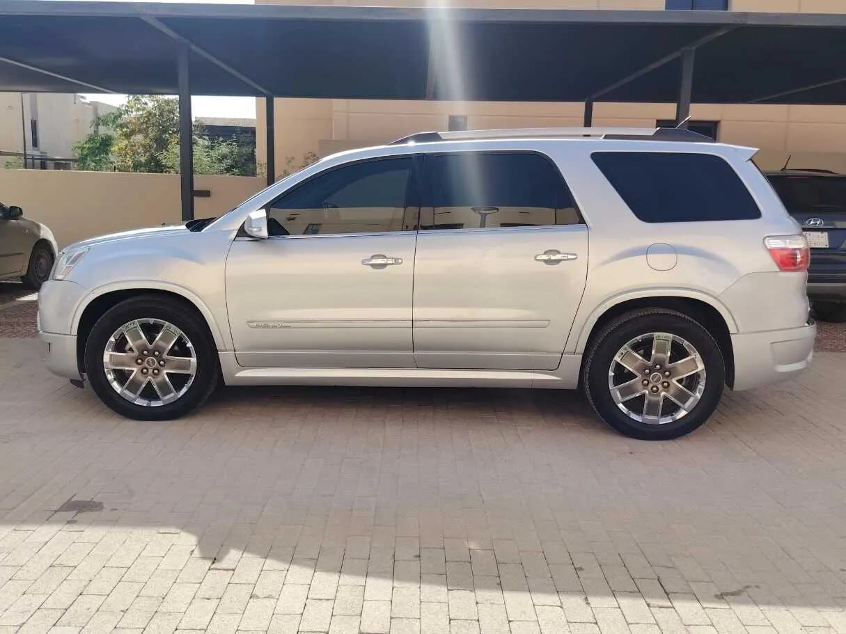 Riyadh, Vehicles, Cars & Trucks , SAR 27000,  GMC Acadia Denali,  2012,  Automatic,  310000 KM,  Full Option  For Sale