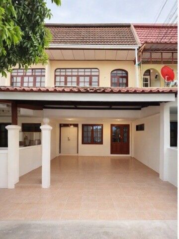 Bangkok, Villas, THB 7499,  16 Sq. Feet,  2-story Townhouse, 2 Bedrooms, 2 Bathrooms, Near Kasemrad Hospital, Ramkhamhaeng, 750 M.