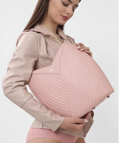 Noida, Clothing & Accessories, INR 15000,  Leather Tote Bags For Women | Stylish Everyday Bags