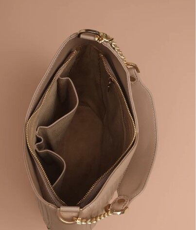 Noida, Clothing & Accessories, INR 15000,  Leather Tote Bags For Women | Stylish Everyday Bags