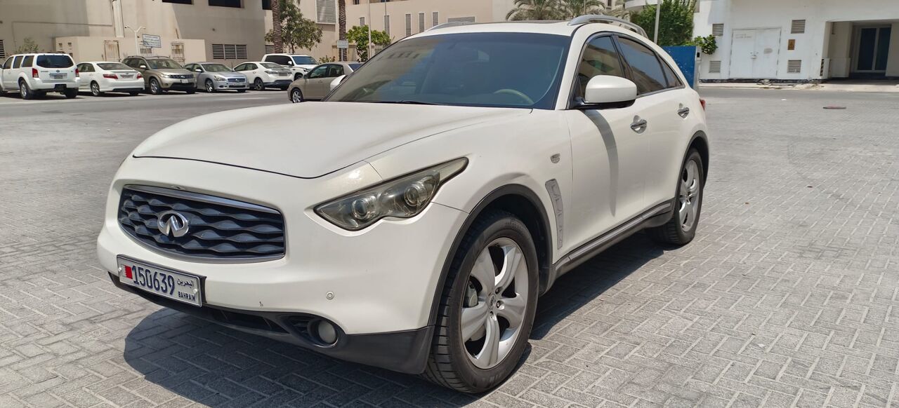 Manama, Vehicles, Cars & Trucks , BHD 2650,  Infinity FX35,  2011,  Automatic,  231500 KM,  Full Option, 0 Accidents History, Clean Car !  Urgent Sale !!
