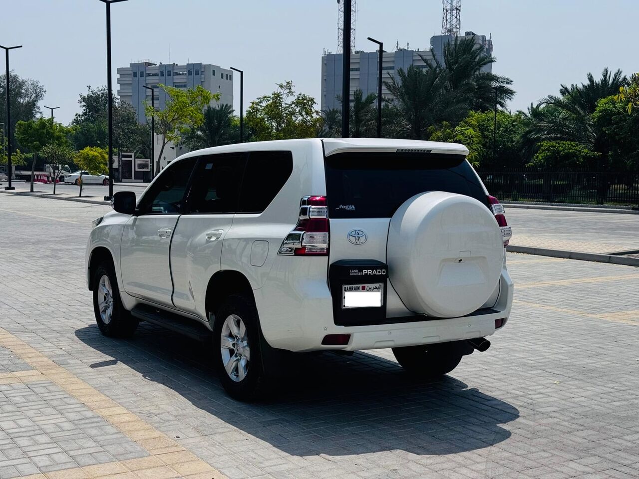 Muharraq, Vehicles, Cars & Trucks , BHD 7100,  TOYOTA PRADO,  2015,  Automatic,  171000 KM,  V4