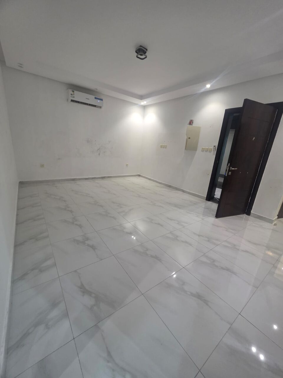 Khobar, Apartments, Flats, Houses & Villas, SAR 28600/year,  3 BR,  New Luxury 3 Bedrooms, A Hall, 2 Bathrooms,  Kitchen,with Air Conditioners And Elevator,pr
