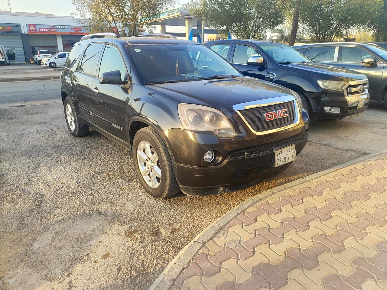 Riyadh, Vehicles, Cars & Trucks , SAR 12,  Gmc Acadia,  2008,  Automatic,  200 KM,