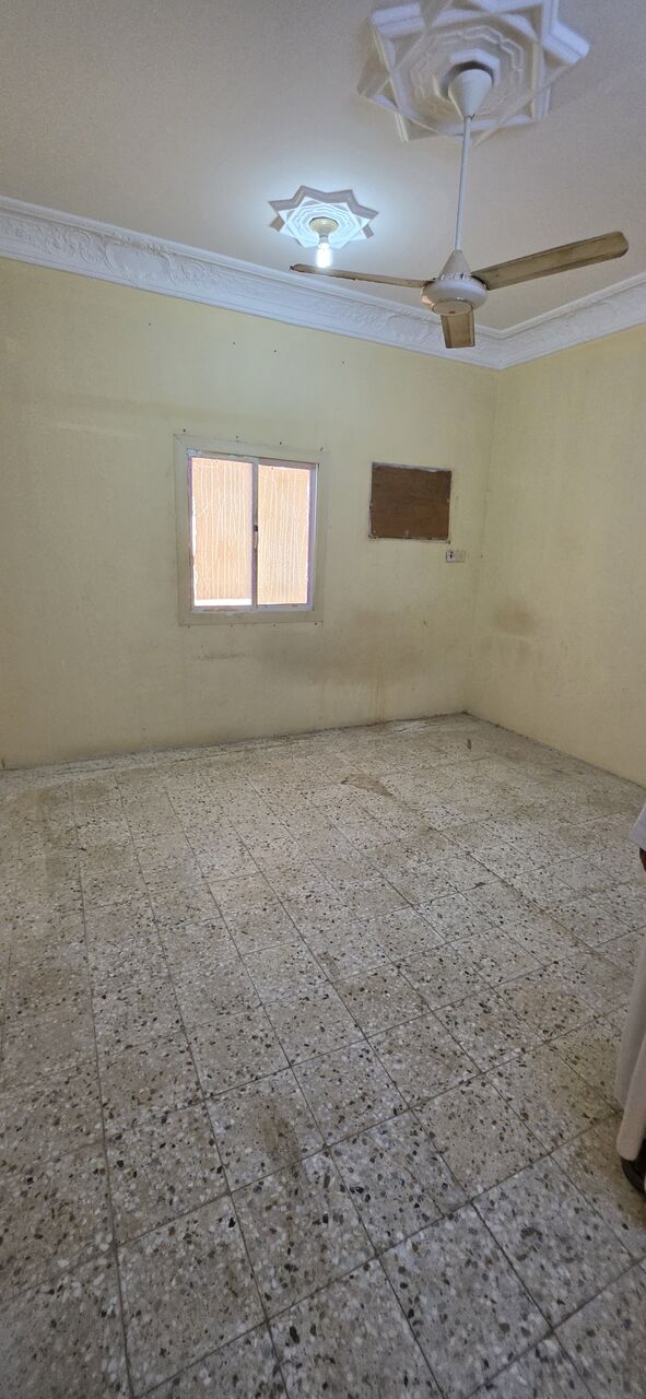 Yanbu, Apartments, Flats, Houses & Villas, SAR 800/month,  2 BR,  1214 Sq. Meter,  Offering Apartment 4 Room With Hall And Kitchen