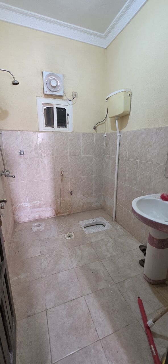 Yanbu, Apartments, Flats, Houses & Villas, SAR 800/month,  2 BR,  1214 Sq. Meter,  Offering Apartment 4 Room With Hall And Kitchen