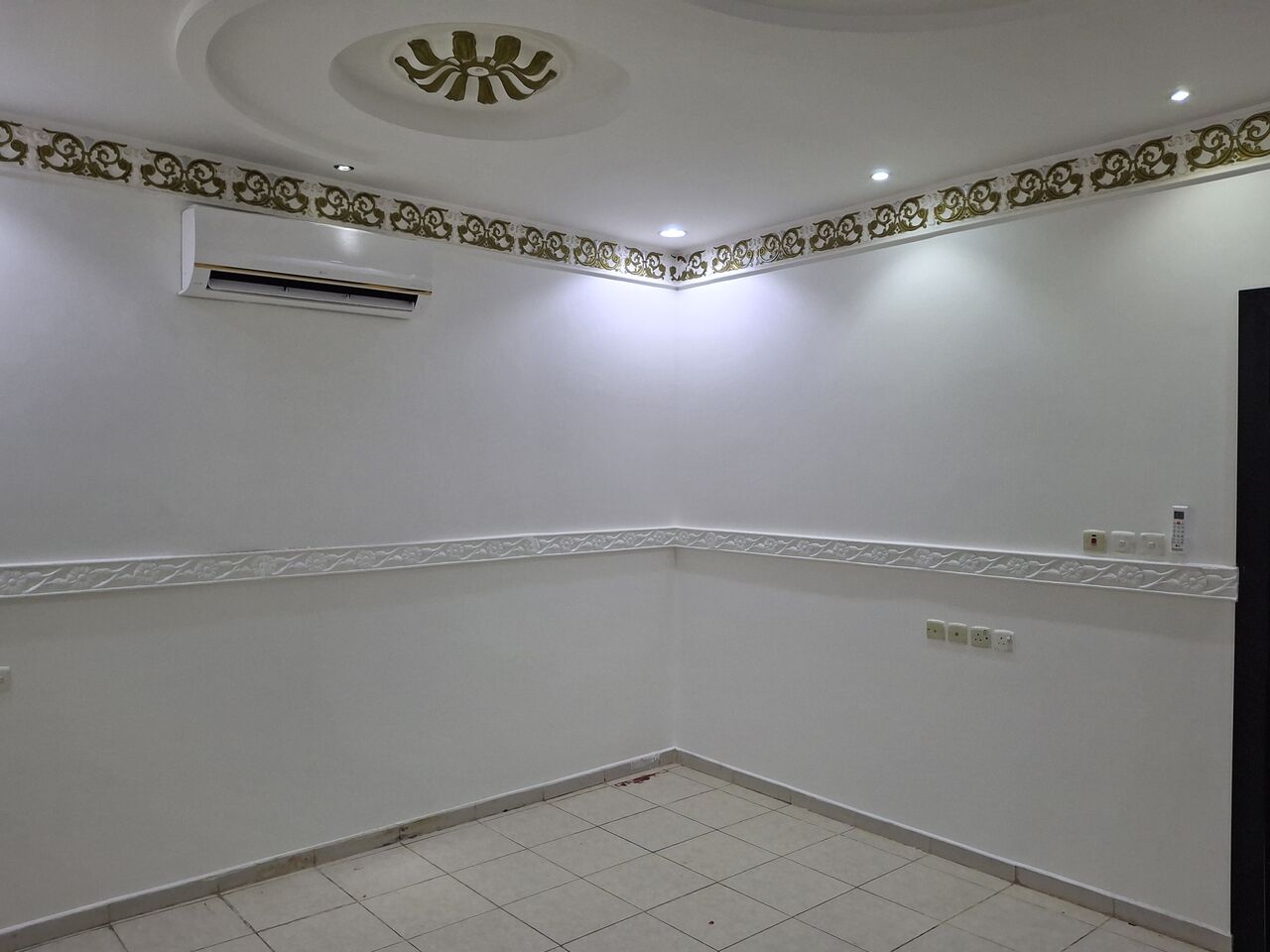 Ghirnatah, Rooms for Rent, SAR 1400/month,  Single Room Available For Bachelor In 2BHK Flat