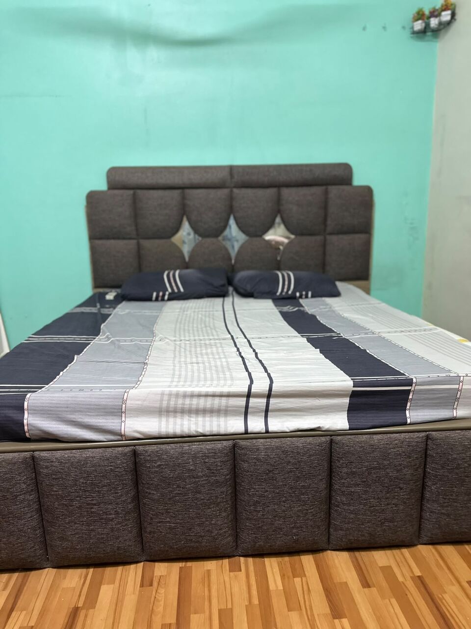 Riyadh, Household Items, SAR 450,  King Size  Bed, Dressing Table, Wooden Storage, Sofa, Treadmill
