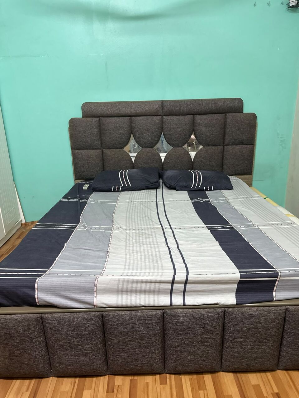 Riyadh, Household Items, SAR 450,  King Size  Bed, Dressing Table, Wooden Storage, Sofa, Treadmill