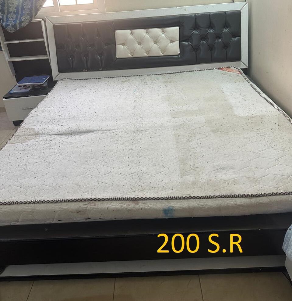 Yanbu, Household Items, SAR 300,  DOUBLE BED WITH SIDE TABLE & SINGLE BED WITH MATRESS FOR SALE