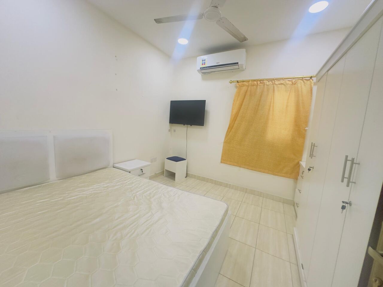 Manama, Apartments, Flats, Houses & Villas, BHD 170/month,  Furnished,  1 BR,  1 Bedroom Fully Funished With Ewa In Gudebiyah