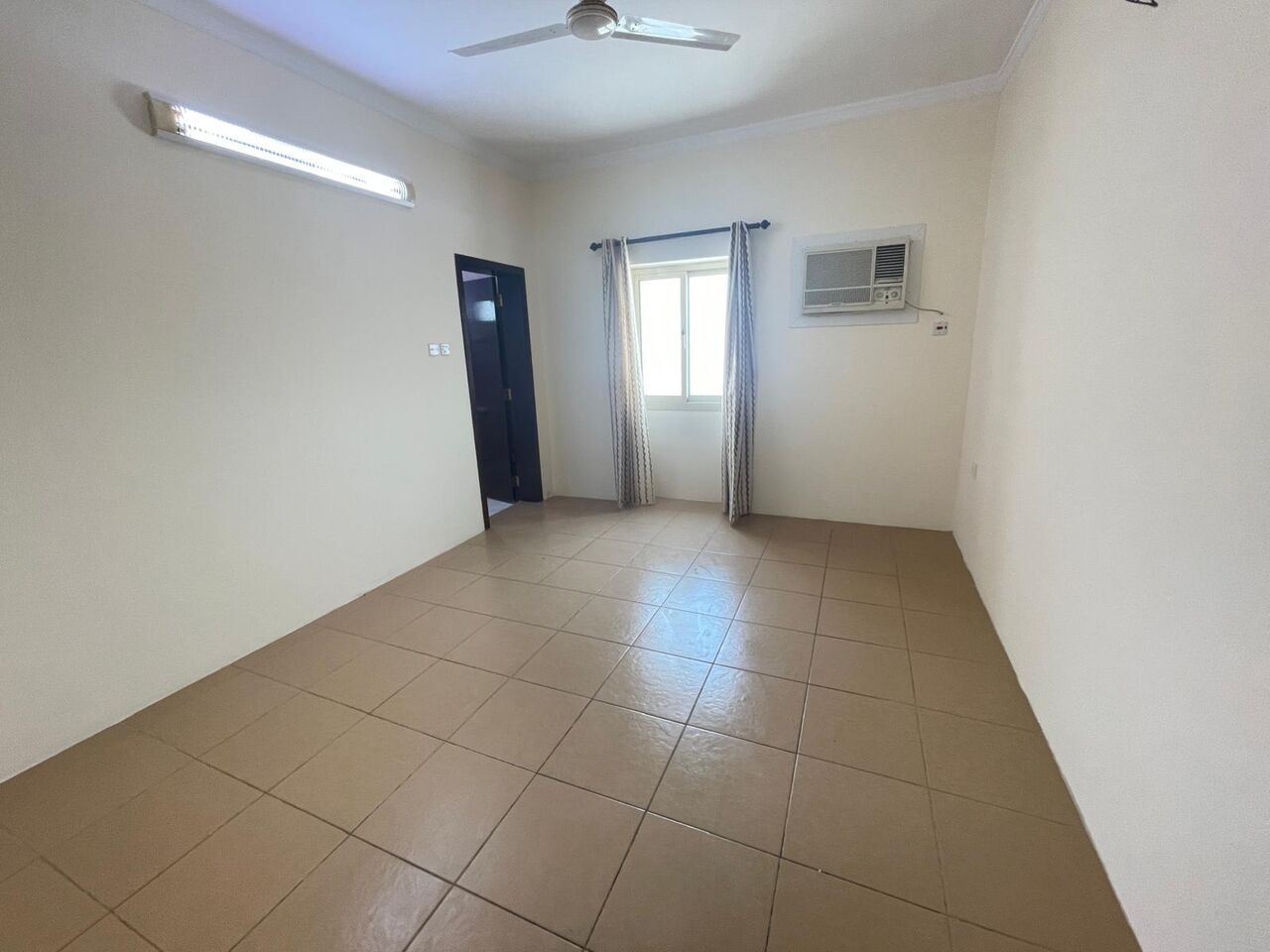 Busaiteen, Apartments, Flats, Houses & Villas, BHD 250/month,  2 BR,  2 Bedroom Flat With Ewa Unlimited In Busaiteen