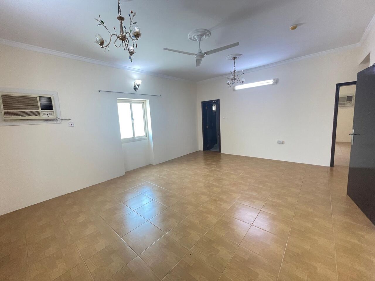 Busaiteen, Apartments, Flats, Houses & Villas, BHD 250/month,  2 BR,  2 Bedroom Flat With Ewa Unlimited In Busaiteen