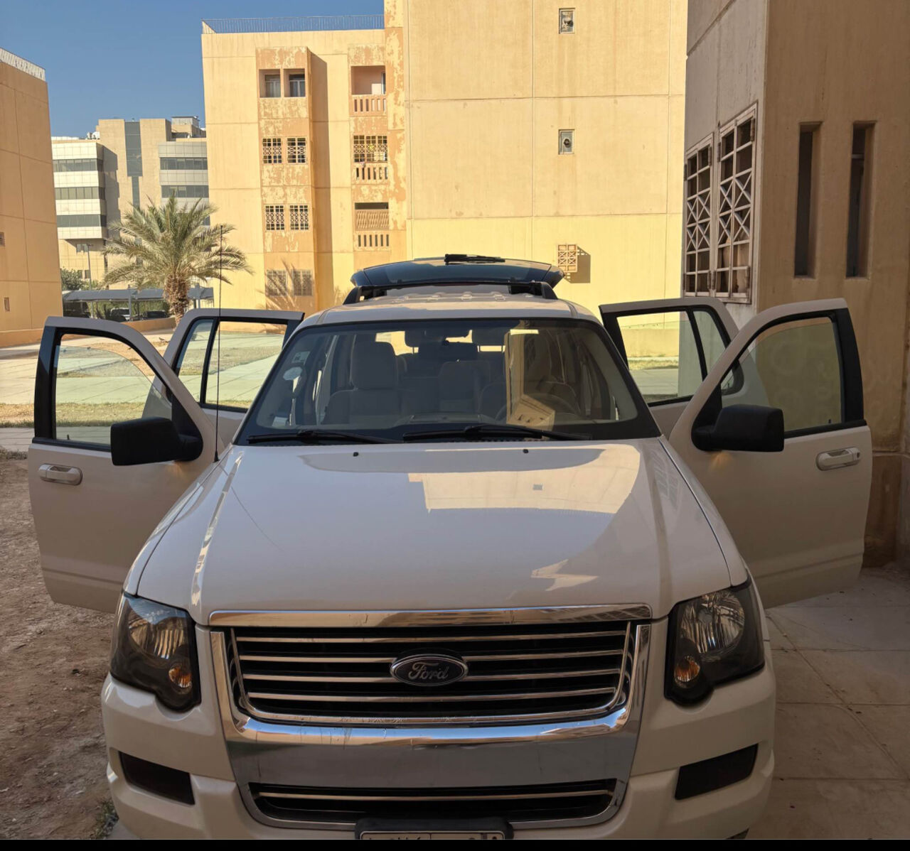 Riyadh, Vehicles, Cars & Trucks , SAR 19500,  Ford Explorer,  2010,  Automatic,  238000 KM,  Urgent Sale
