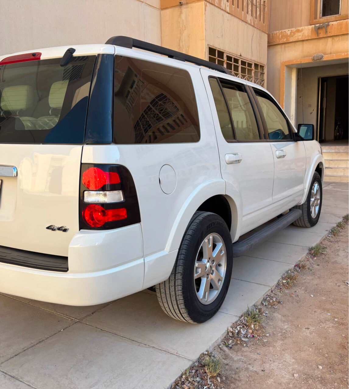 Riyadh, Vehicles, Cars & Trucks , SAR 19500,  Ford Explorer,  2010,  Automatic,  238000 KM,  Urgent Sale
