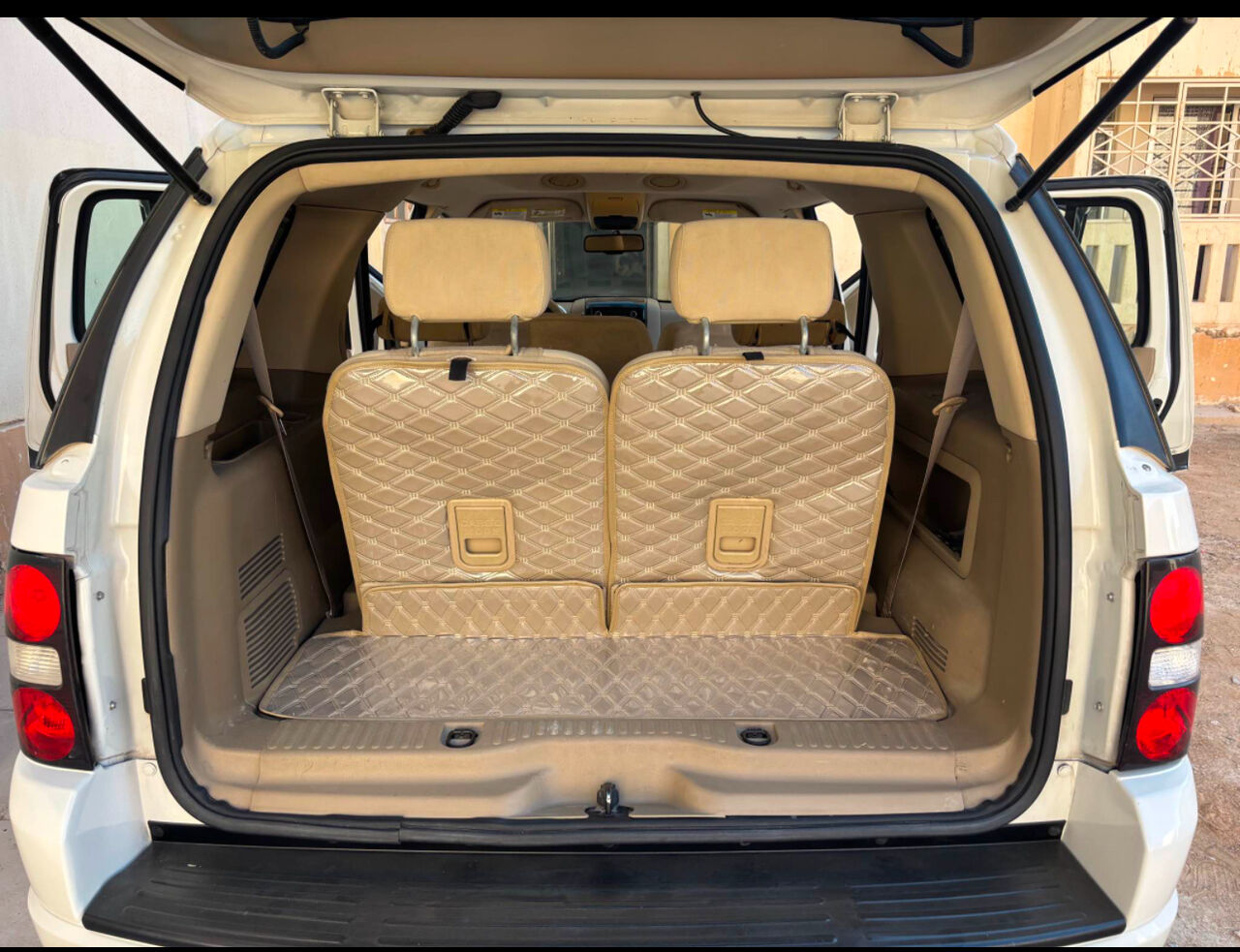 Riyadh, Vehicles, Cars & Trucks , SAR 19500,  Ford Explorer,  2010,  Automatic,  238000 KM,  Urgent Sale
