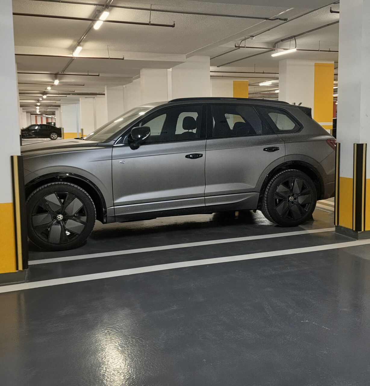 Riyadh, Vehicles, Cars & Trucks , SAR 265000,  2025 VW Touareg,  2025,  Automatic,  8800 KM,   8700KM - Under Warranty And Free Maintenance Until 9, 2030
