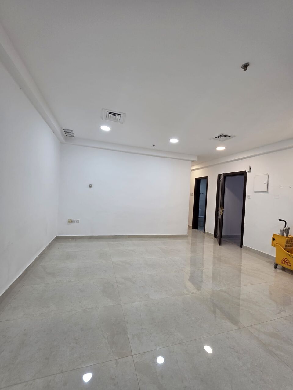 Kuwait City, Apartments, Flats, Houses & Villas, KWD 500/month,  2 BR,  Apartment For Rent In Bneid Al-Qar, Super Deluxe Finishing.