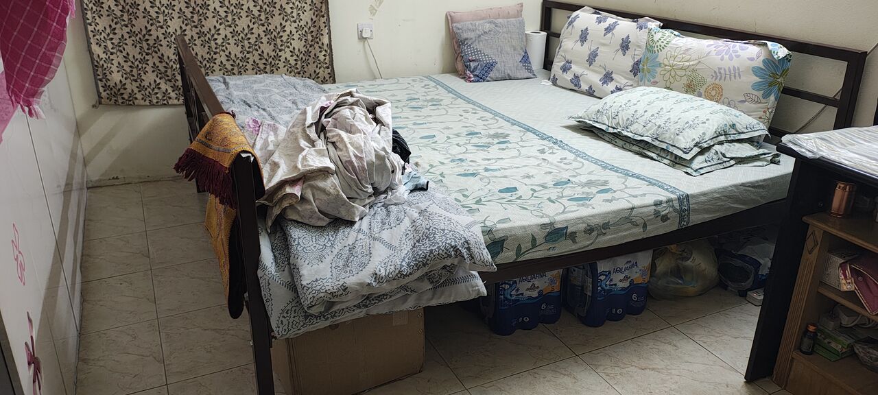 Al Sharafiyah, Household Items, SAR 900,  BED  AND CUPBOARD