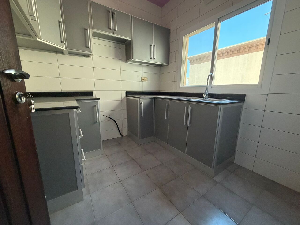 Segaya, Apartments, Flats, Houses & Villas, BHD 300/month,  3 BR,  Semi-Furnished Apartment For Rent In Segaya | Kuwait Avenue