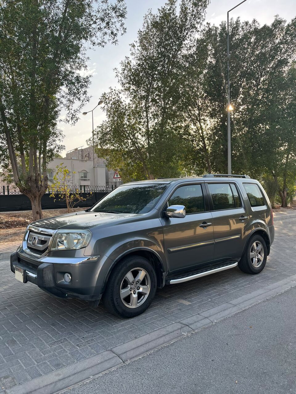 Manama, Vehicles, Cars & Trucks , BHD 2200,  Honda Pilot,  2009,  Automatic,  150000 KM,  Urgent Sale   Full Option With Sunroof Price 2200bd Nego