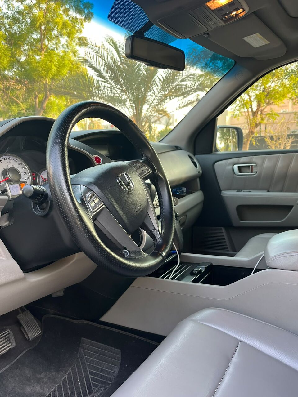 Manama, Vehicles, Cars & Trucks , BHD 2200,  Honda Pilot,  2009,  Automatic,  150000 KM,  Urgent Sale   Full Option With Sunroof Price 2200bd Nego