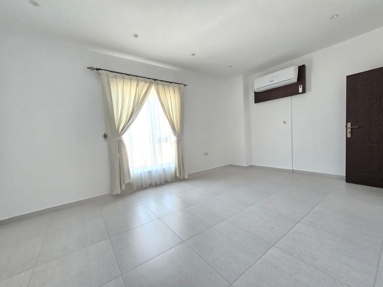 Sanabis, Apartments, Flats, Houses & Villas, BHD 250/month,  2 BR,  Semi-Furnished Apartment For Rent In Sanabis