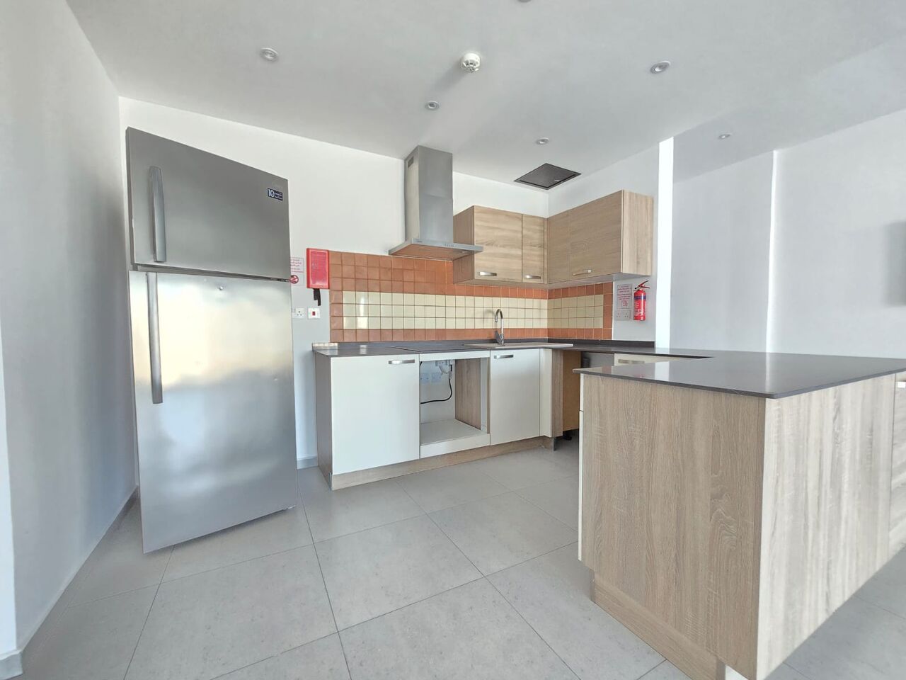 Sanabis, Apartments, Flats, Houses & Villas, BHD 250/month,  2 BR,  Semi-Furnished Apartment For Rent In Sanabis