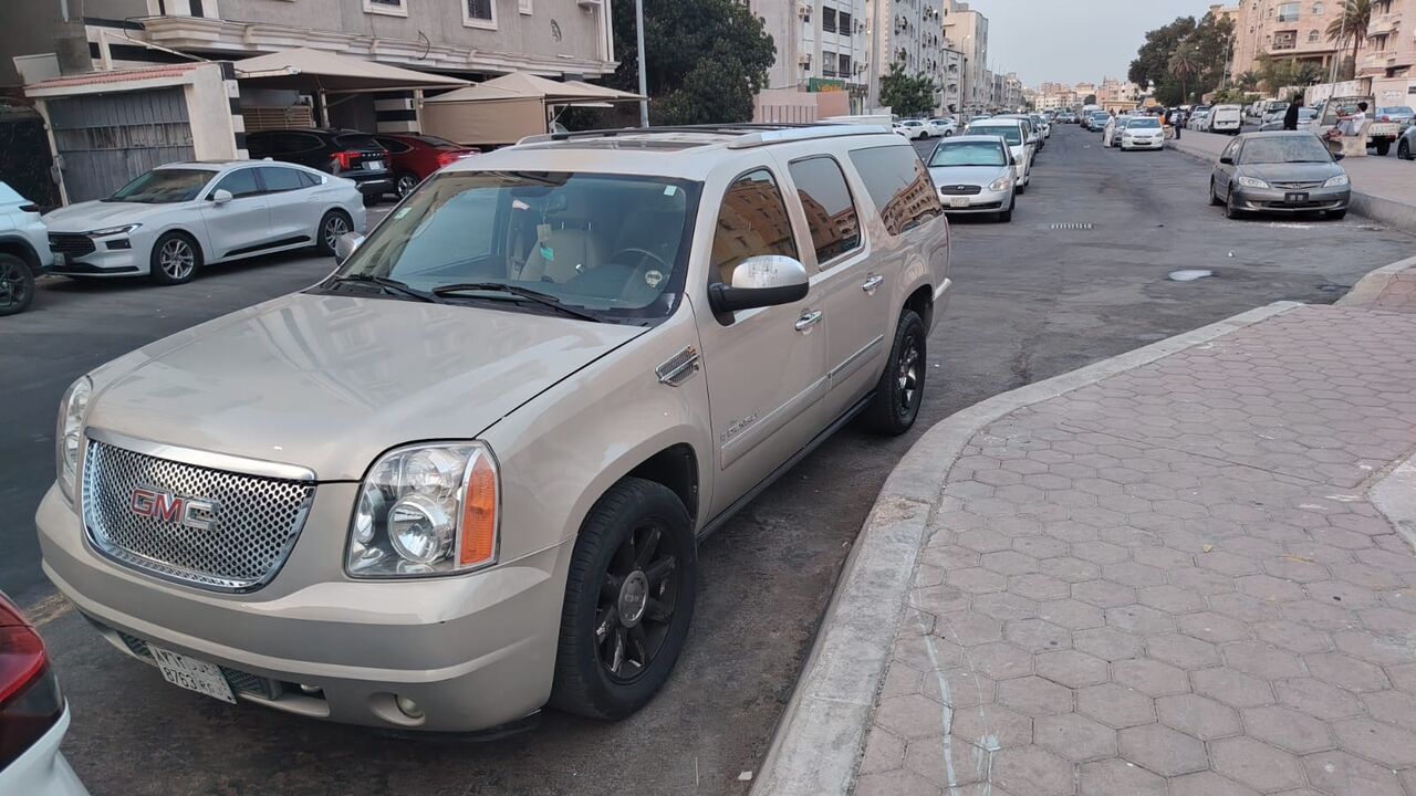 Jeddah, Vehicles, Cars & Trucks , SAR 32000,  GMC Yukon Denali,  2009,  Automatic,  215000 KM,  Offering