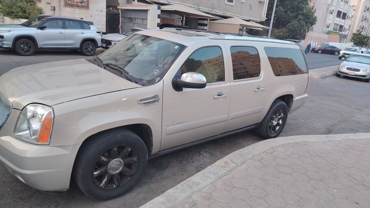 Jeddah, Vehicles, Cars & Trucks , SAR 32000,  GMC Yukon Denali,  2009,  Automatic,  215000 KM,  Offering