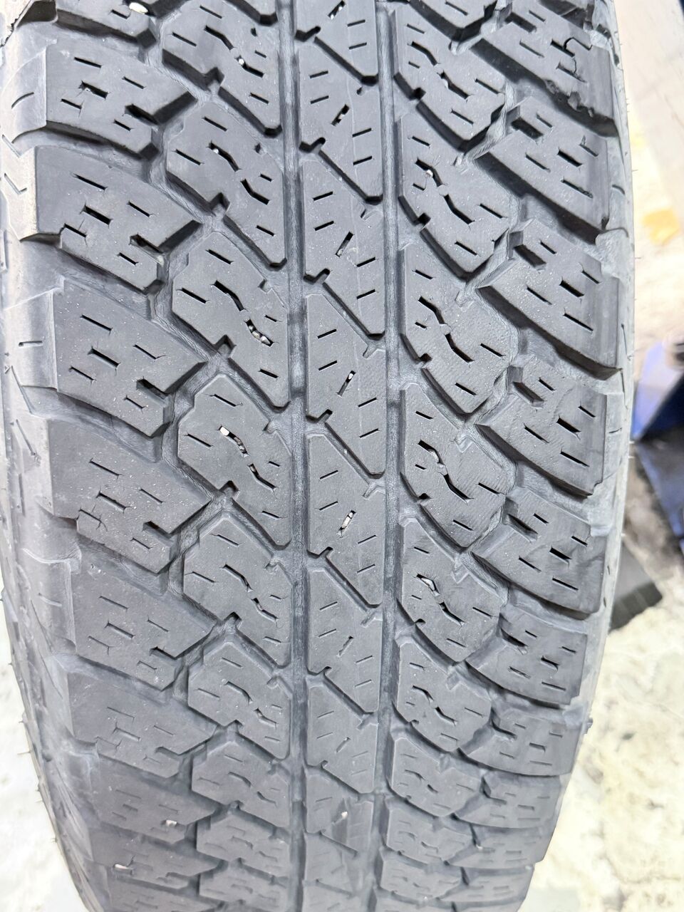 Jubail, Auto Parts, SAR 1200,  Original Jeep Alloy Wheels With Tyres For Sale