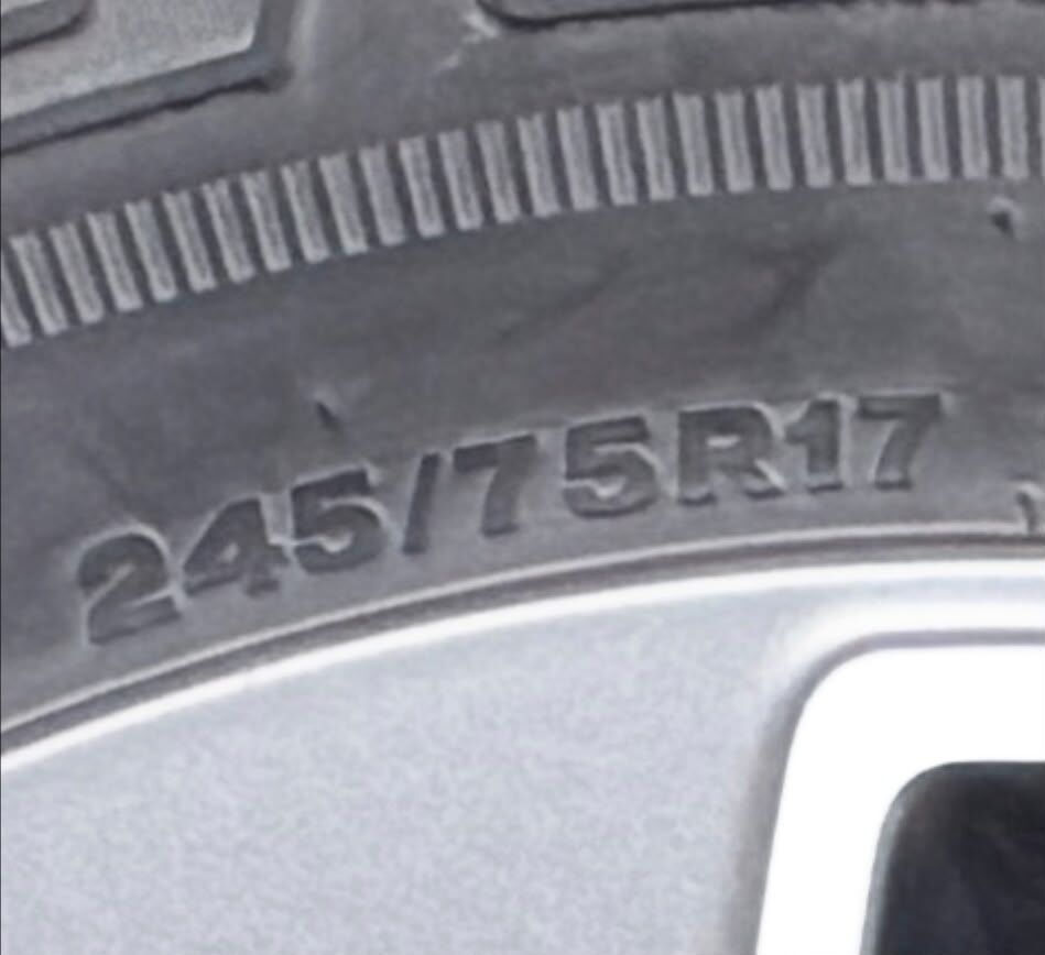 Jubail, Auto Parts, SAR 1200,  Original Jeep Alloy Wheels With Tyres For Sale