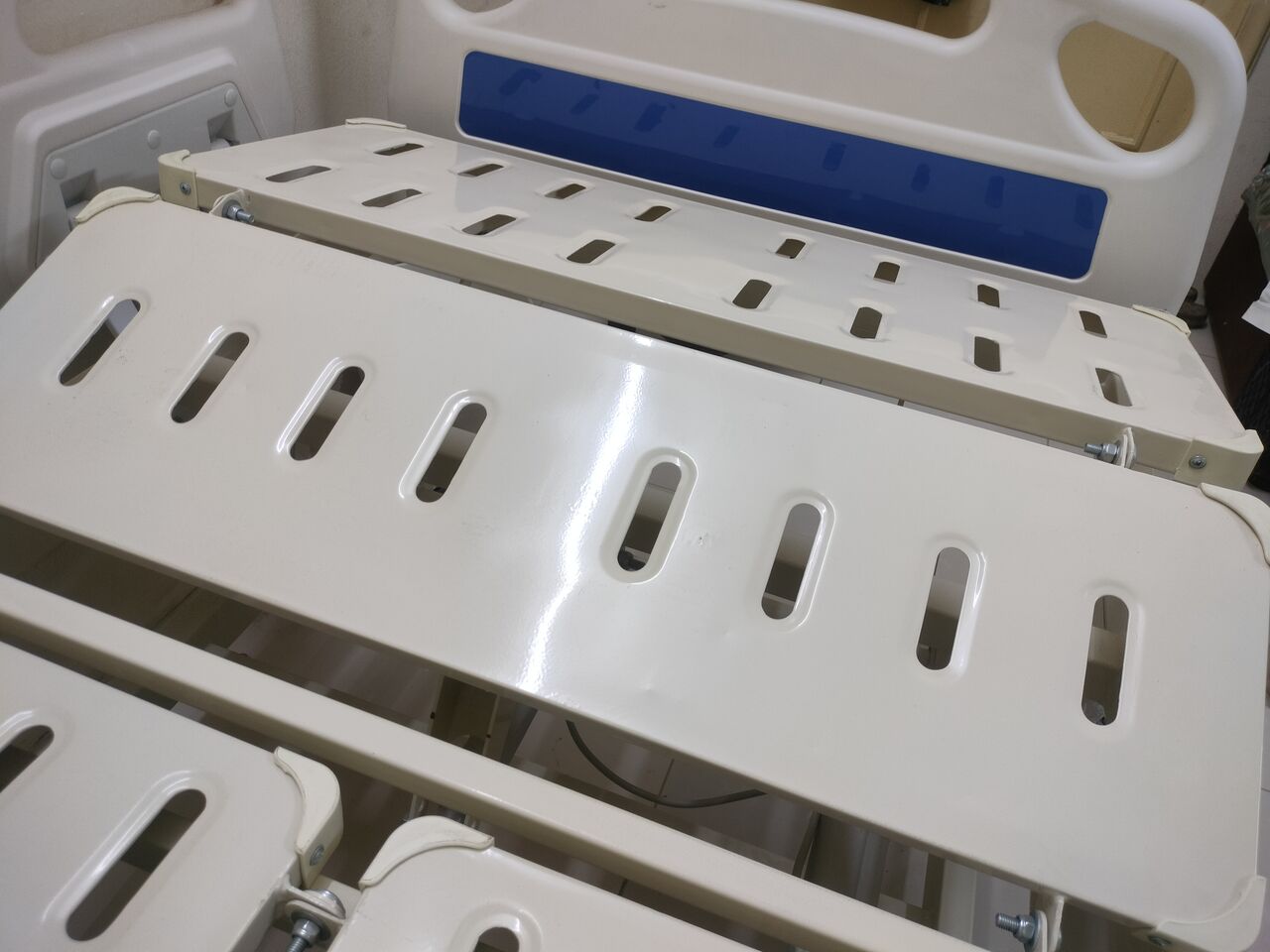 Riyadh, Health & Beauty Items, SAR 4500,  Medical Bed Electric Full Options For Sale  سرير طبي كهربائي كامل المواصفات 