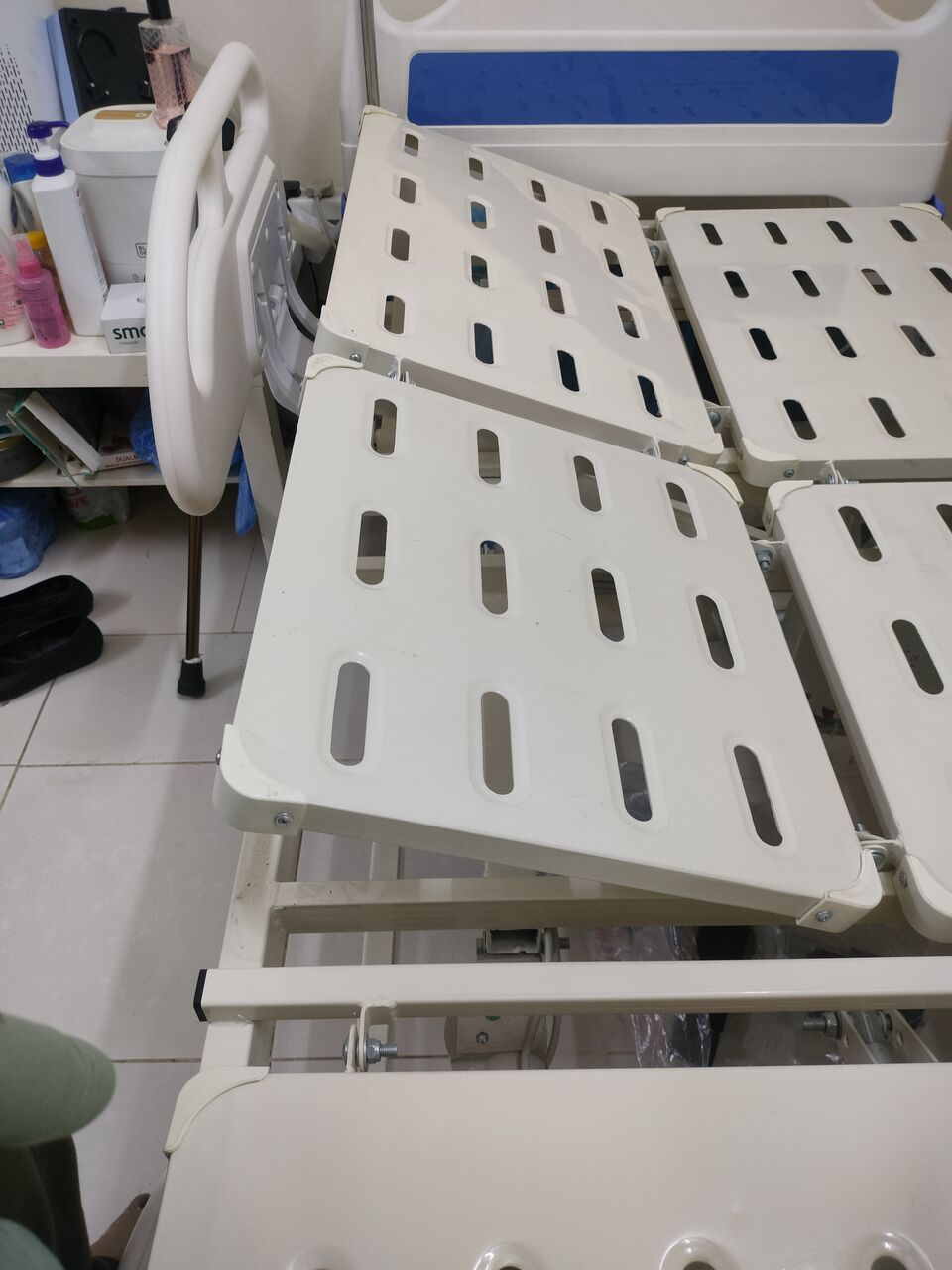 Riyadh, Health & Beauty Items, SAR 4500,  Medical Bed Electric Full Options For Sale  سرير طبي كهربائي كامل المواصفات 