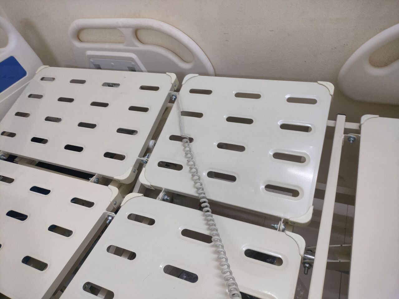 Riyadh, Health & Beauty Items, SAR 4500,  Medical Bed Electric Full Options For Sale  سرير طبي كهربائي كامل المواصفات 