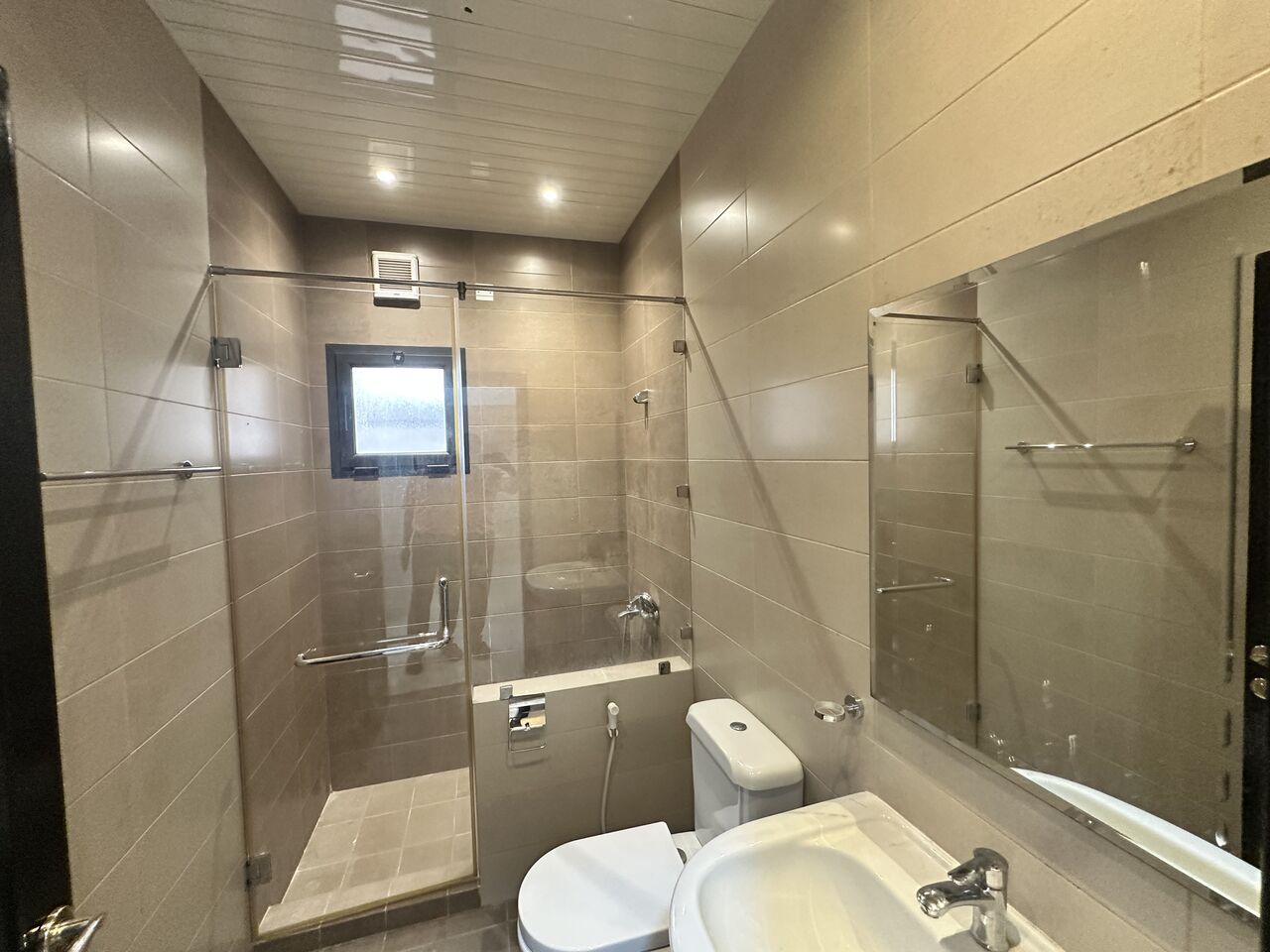 Manama, Villas, BHD 450,  400 Sq. Meter,  Semifurnished Villa For Rent In Jurdab