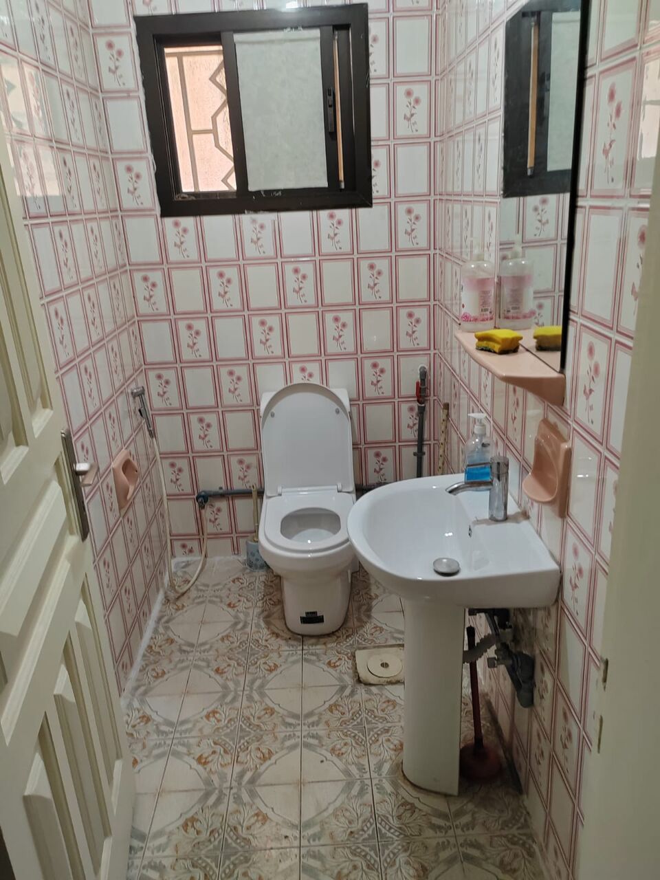 Al Aziziyah, Rooms for Rent, SAR 1300/month,  A Spacious And Fully Furnished Room Is Available For Rent In The Prime Location