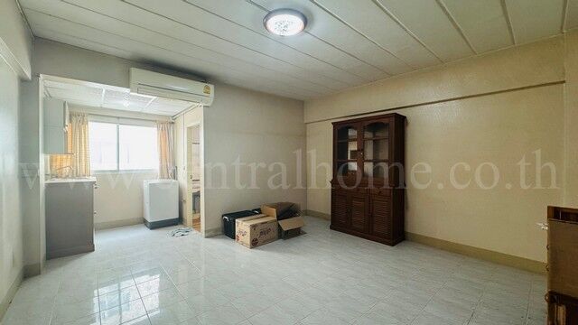 Bangkok, Real Estate For Sale, THB 650000,  1 BR,  26 Sq. Meter,  Urgent Sale, Condo JW Place Ratchadaphisek 36, Near MRT Lat Phrao.