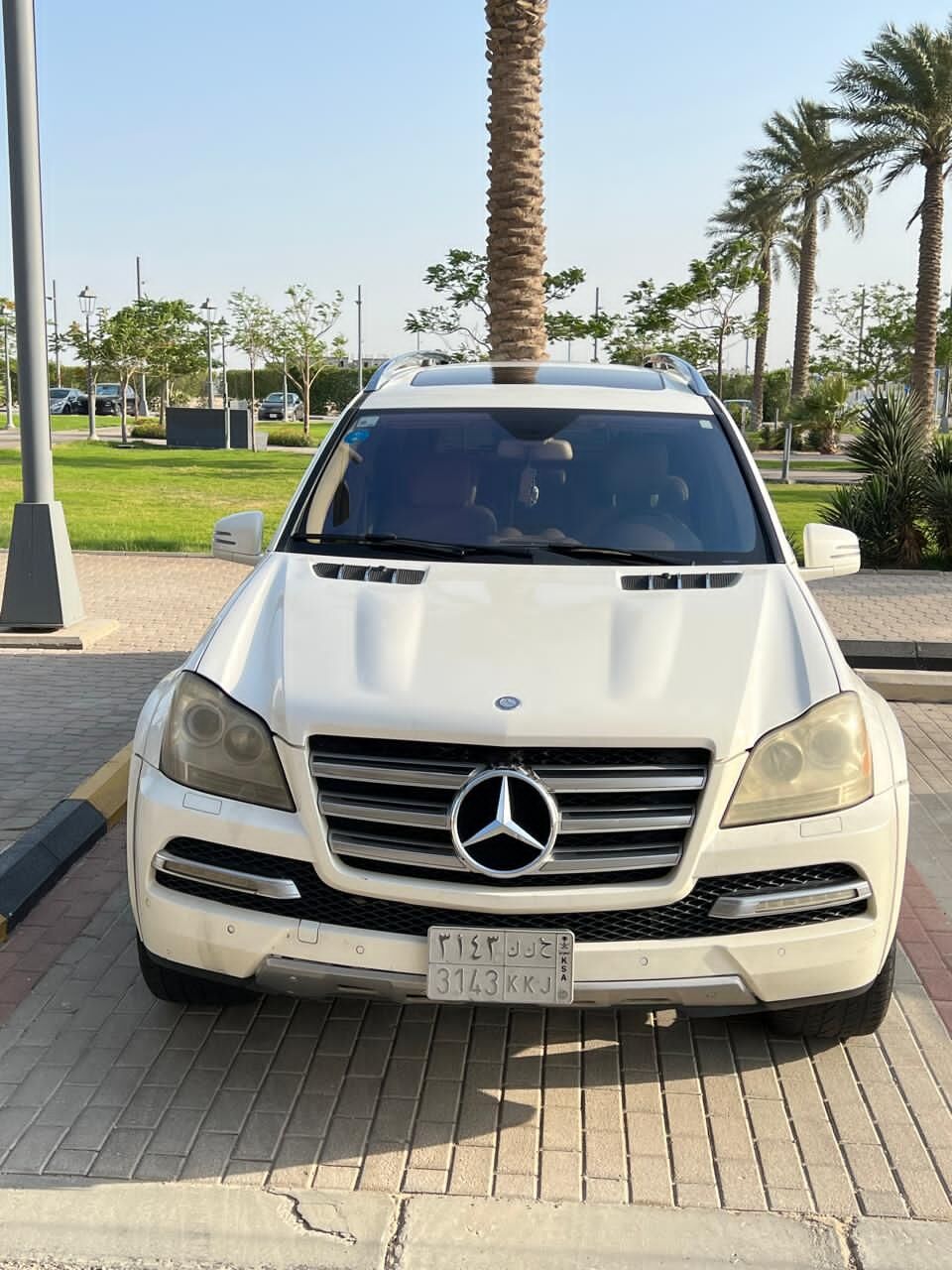 Khobar, Vehicles, Cars & Trucks , SAR 25,  Mercedes-Benz GL-Class,  2011,  Automatic,  300000 KM,  Gl550