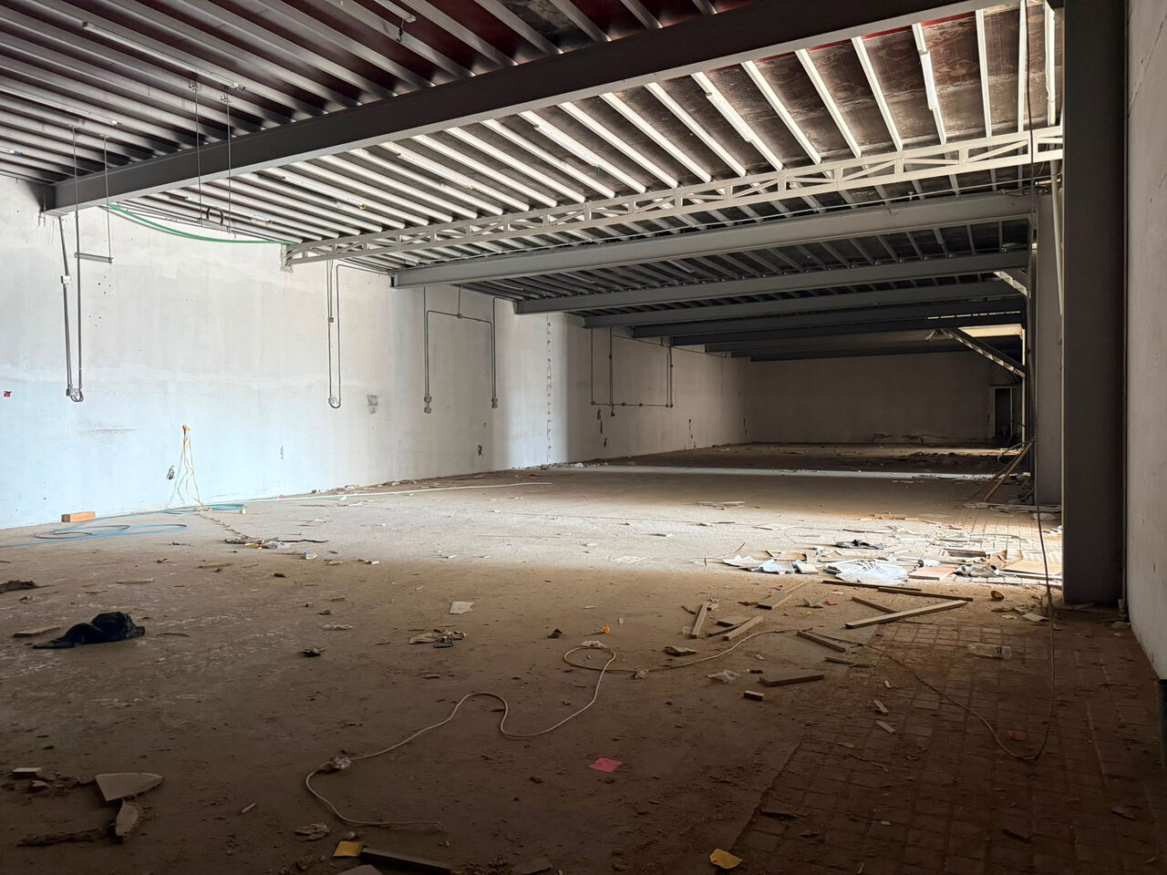 Manama, Warehouses, BHD 1200,  800 Sq. Meter,  FOR RENT &ndash; PRIME COMMERCIAL / INDUSTRIAL UNIT