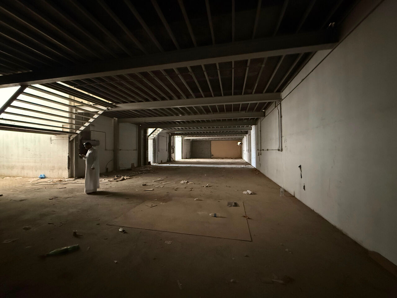 Manama, Warehouses, BHD 1200,  800 Sq. Meter,  FOR RENT &ndash; PRIME COMMERCIAL / INDUSTRIAL UNIT