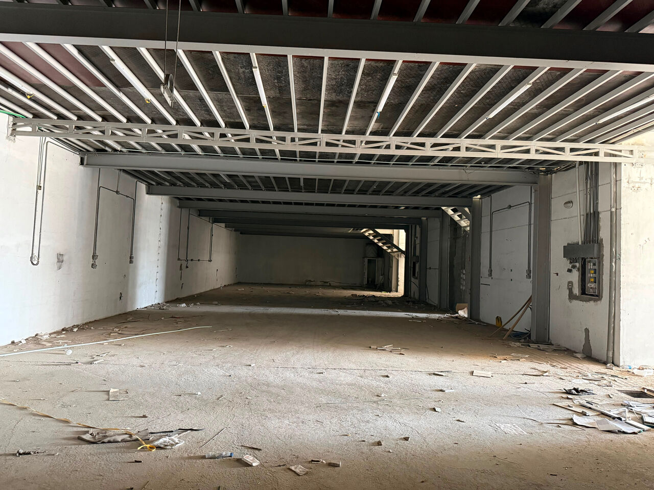 Manama, Warehouses, BHD 1200,  800 Sq. Meter,  FOR RENT &ndash; PRIME COMMERCIAL / INDUSTRIAL UNIT